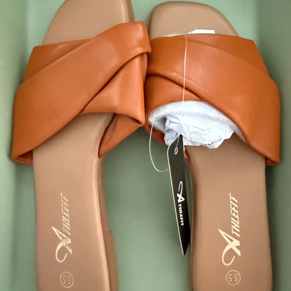 Athlefit women’s flats - brand new with tags